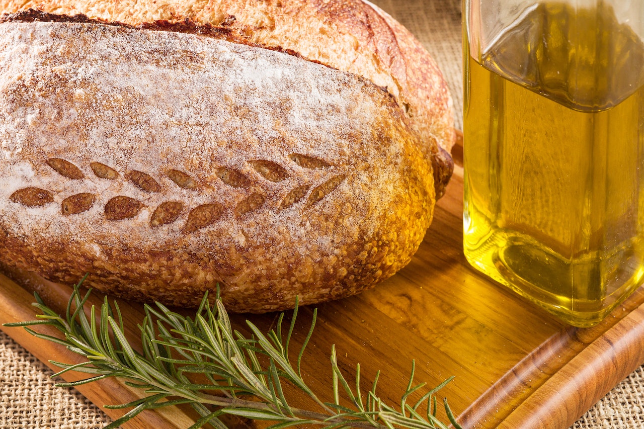 bread with herb oil